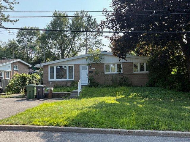 4370 Rue Néo