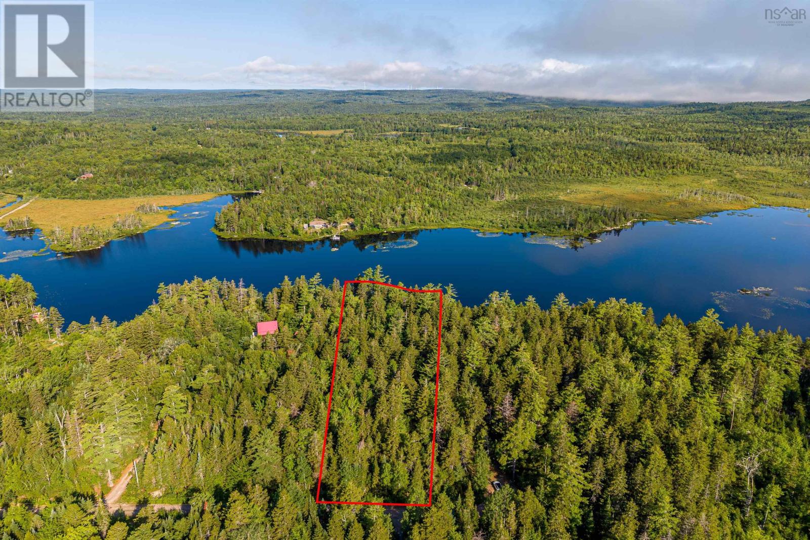 Middle Lake Road S