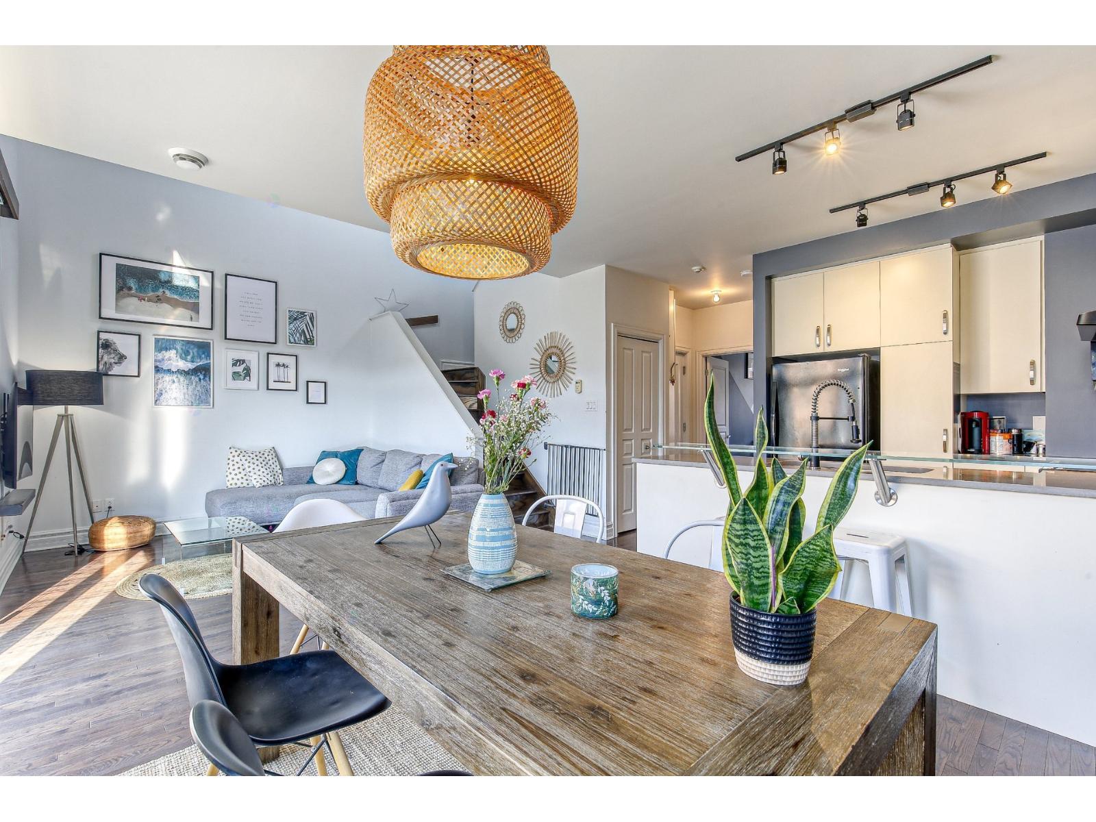 1222 Rue Pauline-Julien