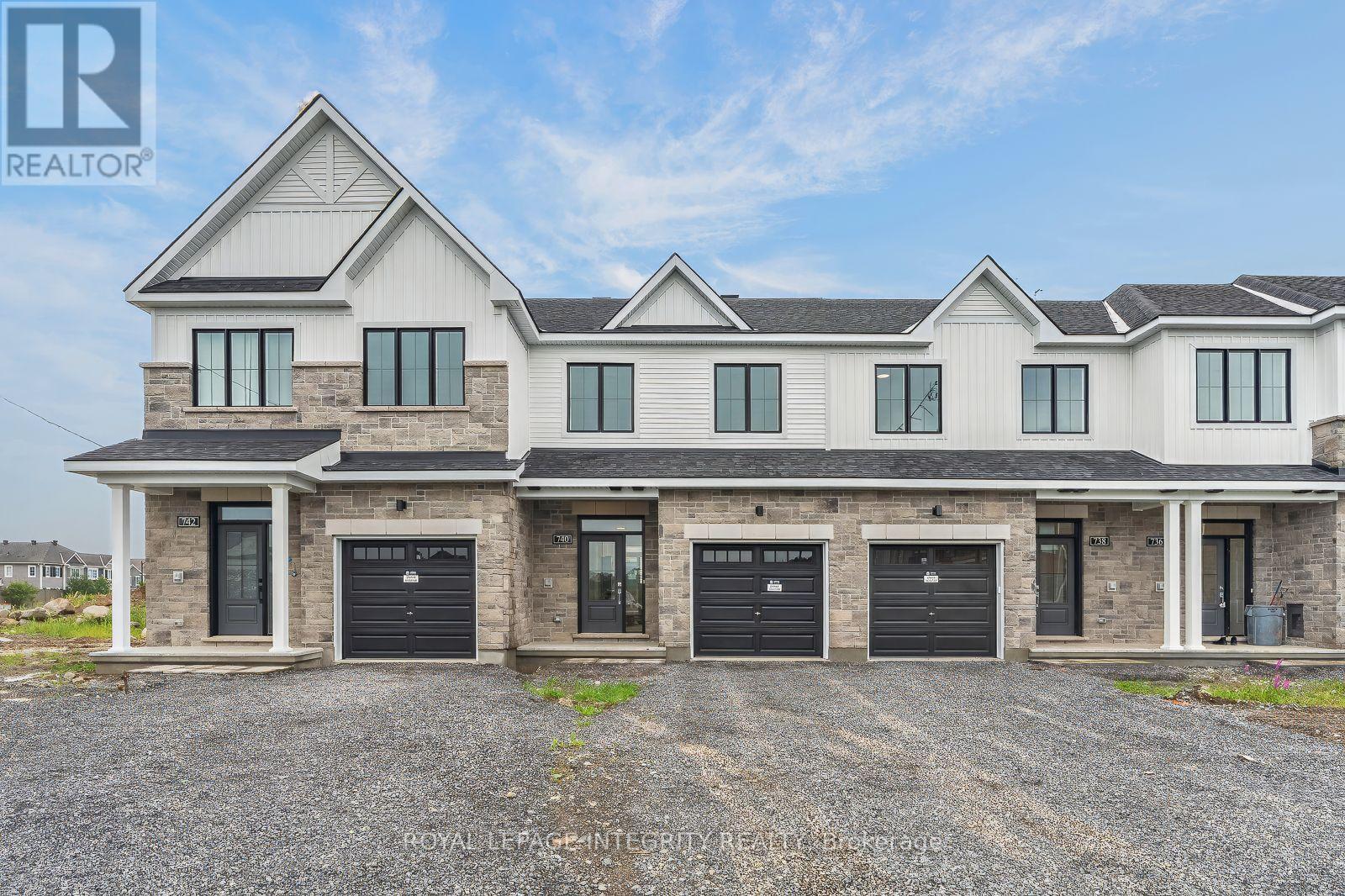 740 TADPOLE CRESCENT