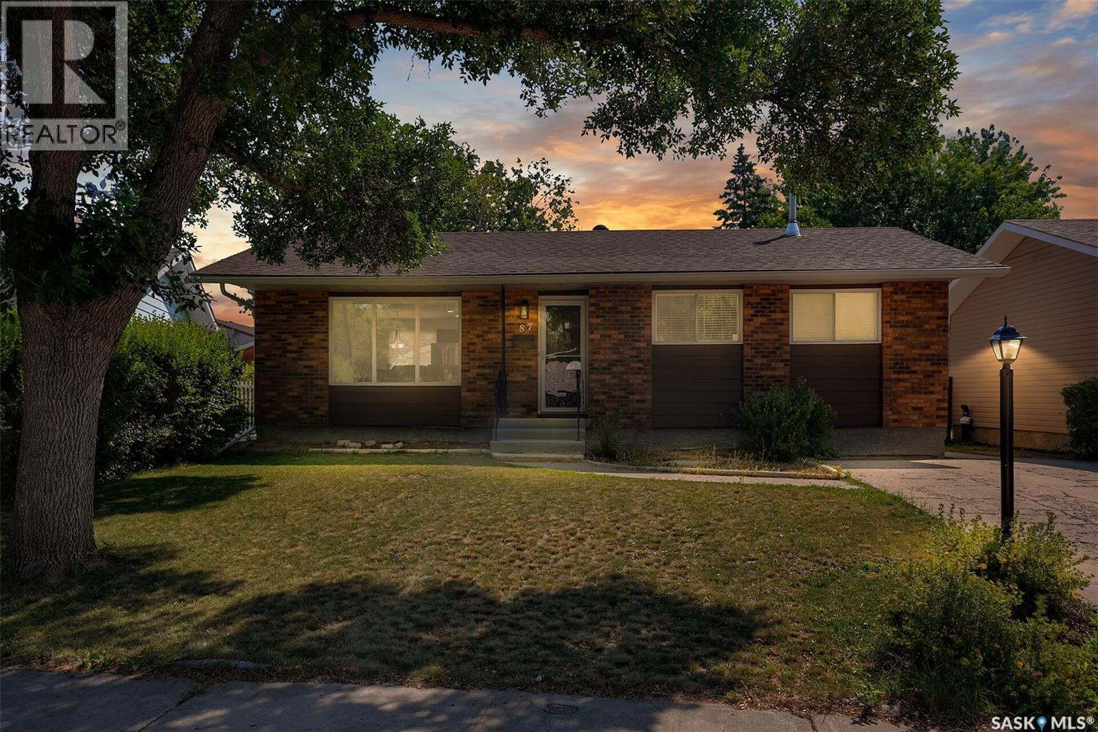 87 Hastings CRESCENT