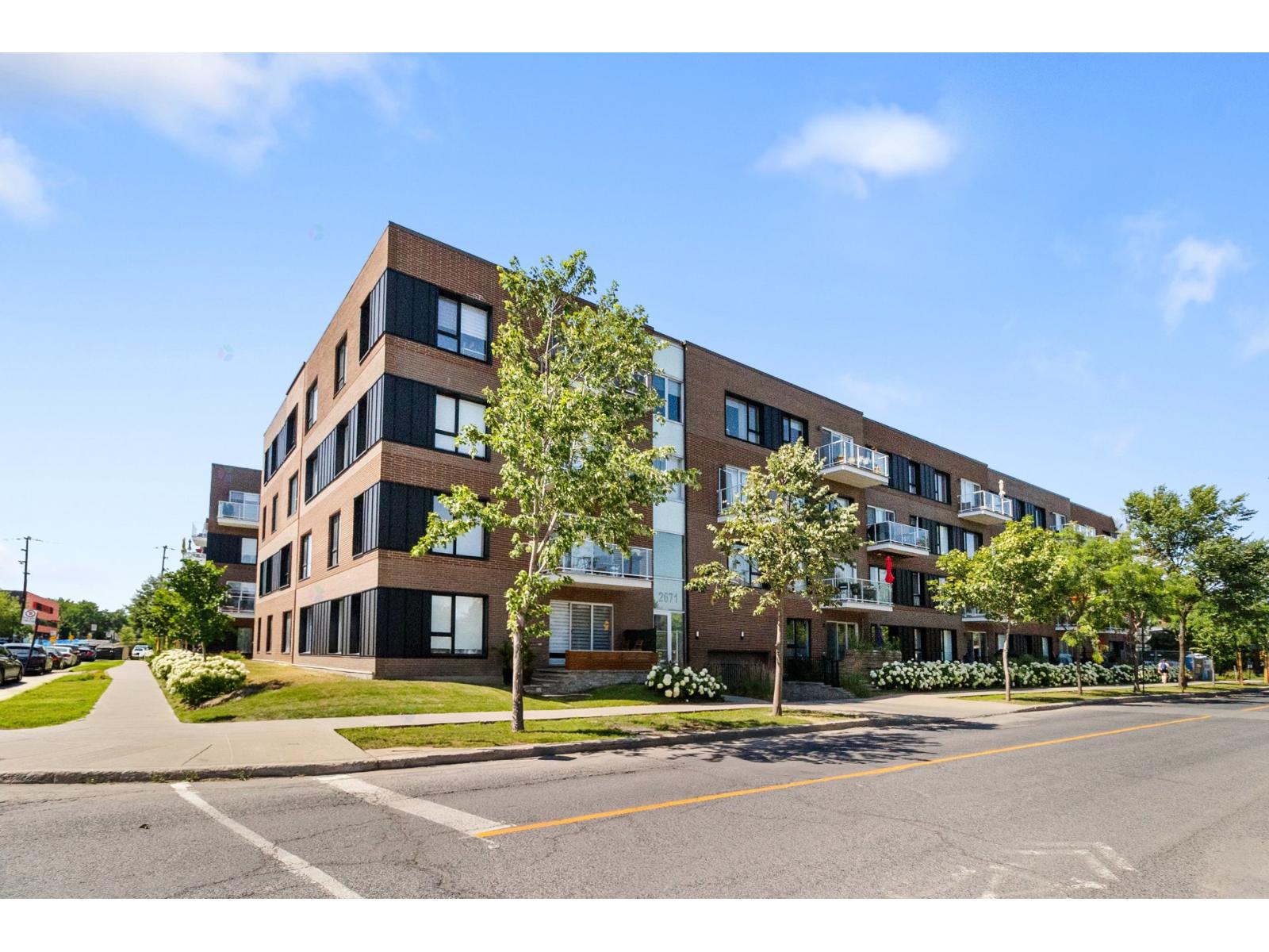 2671 Av. du Mont-Royal E.