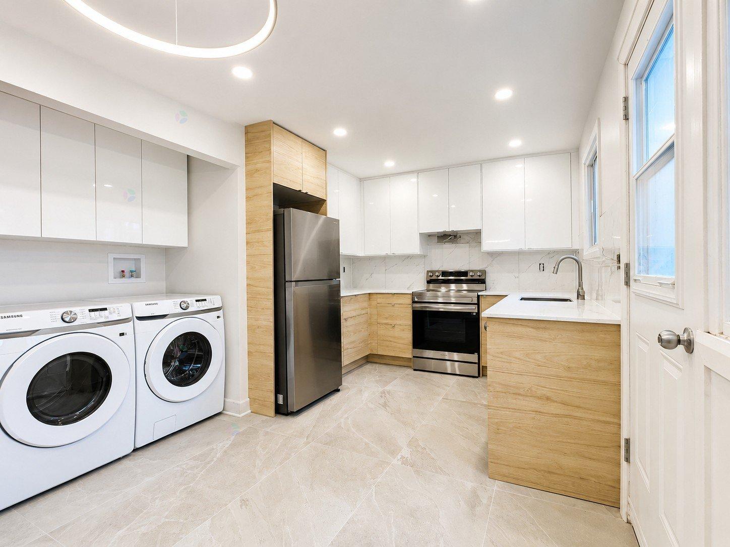 7885 Rue Centrale