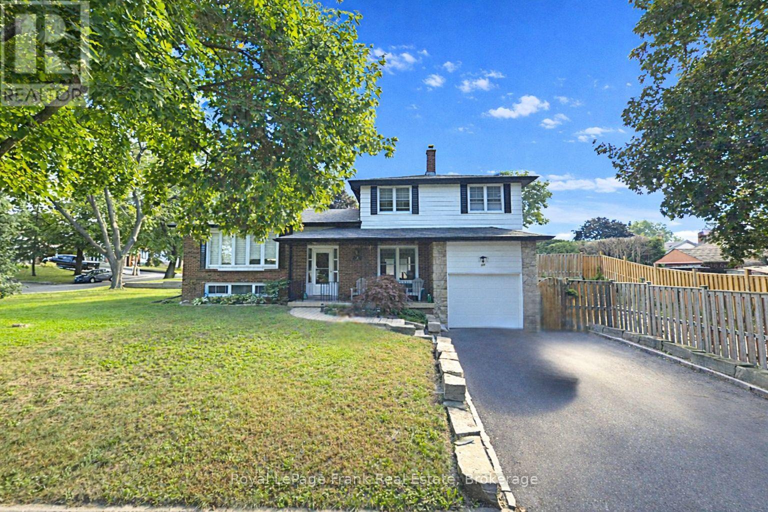 489 CRESTWOOD DRIVE