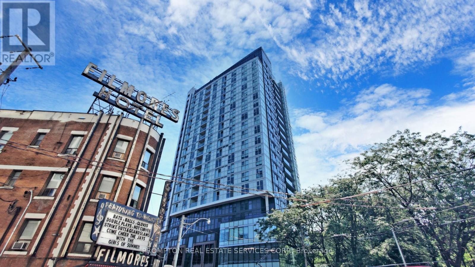 PH112 - 219 DUNDAS STREET E