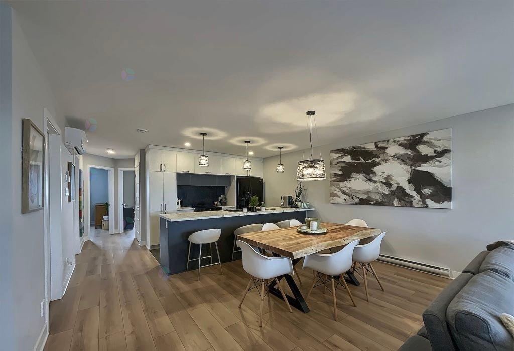 943 Rue Magnone