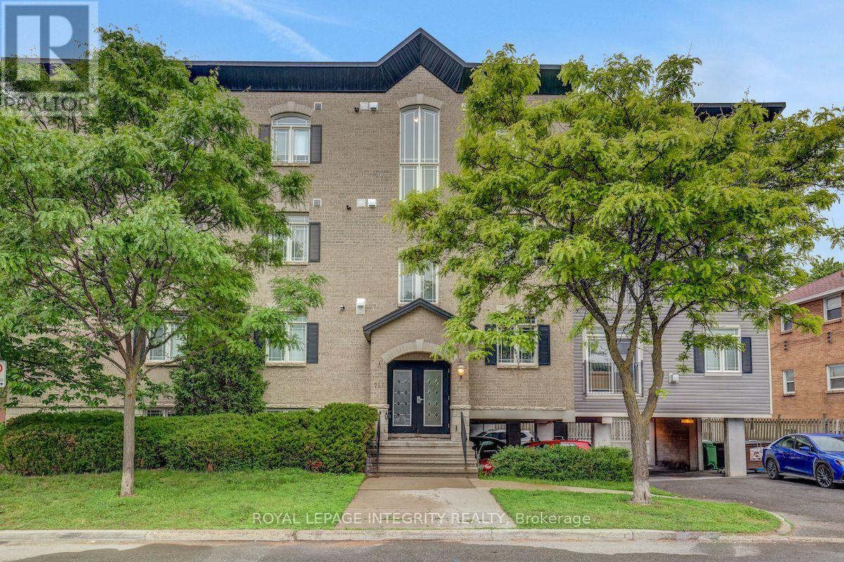 402 - 711 CHURCHILL AVENUE N