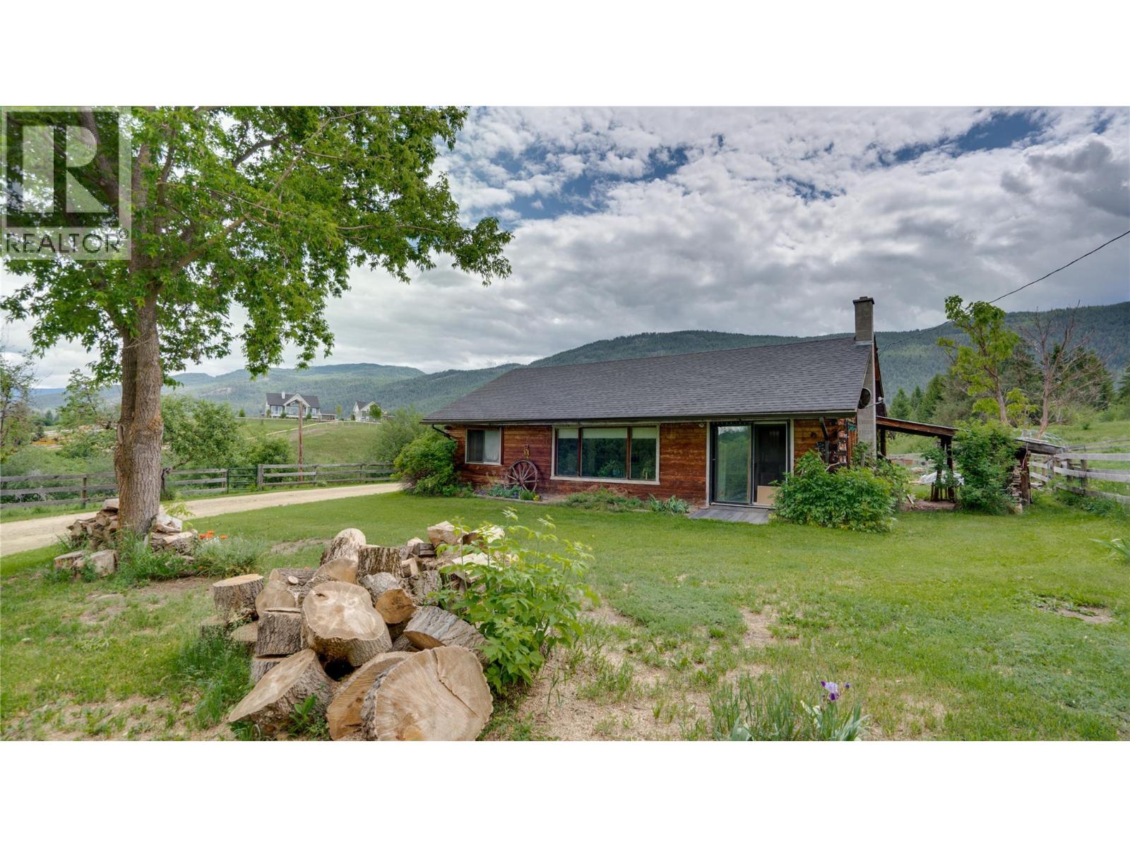 For sale: 4878 Stepney Road, Spallumcheen, British Columbia V4Y0R7