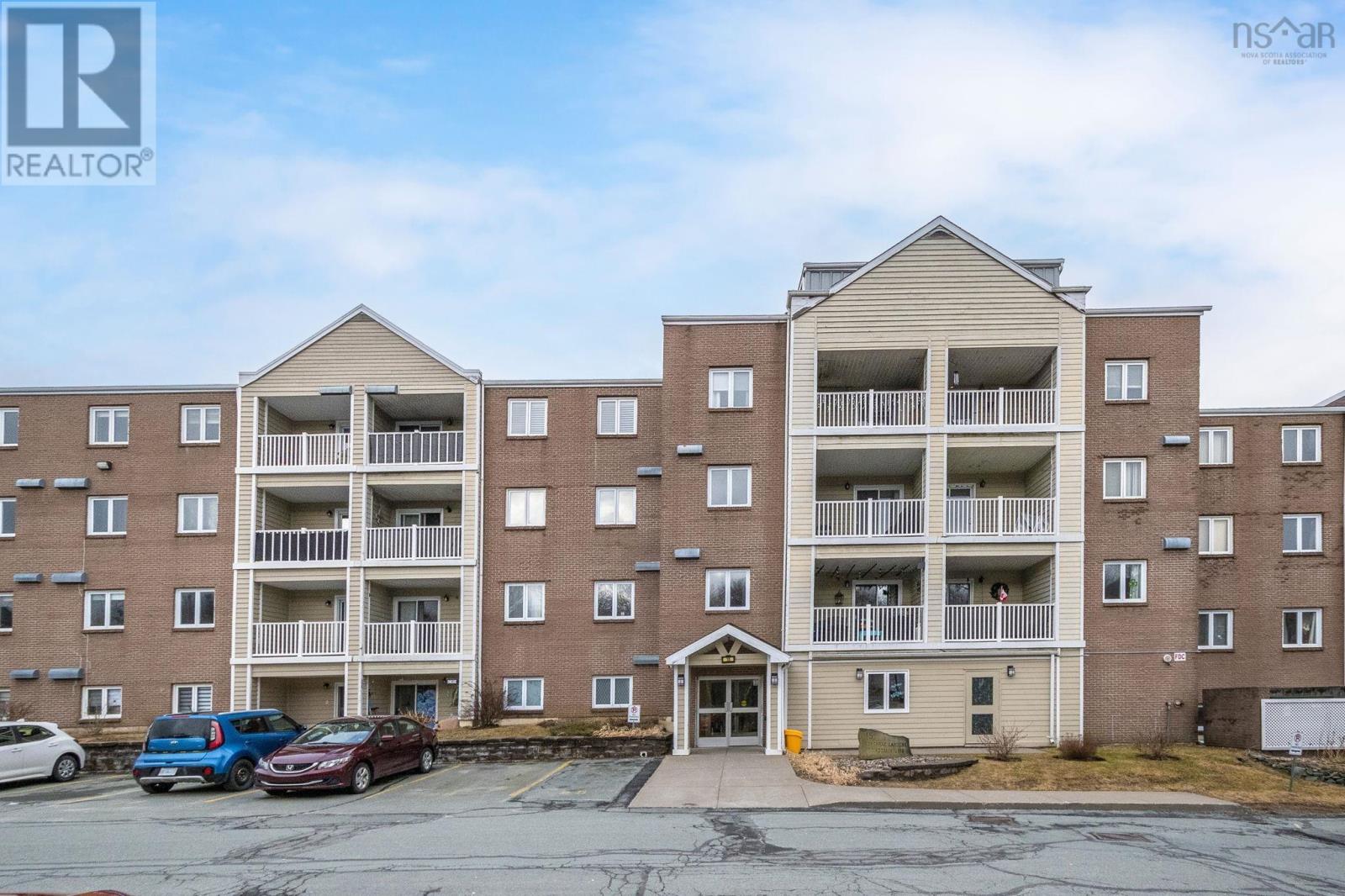 #417 15 Langbrae Drive