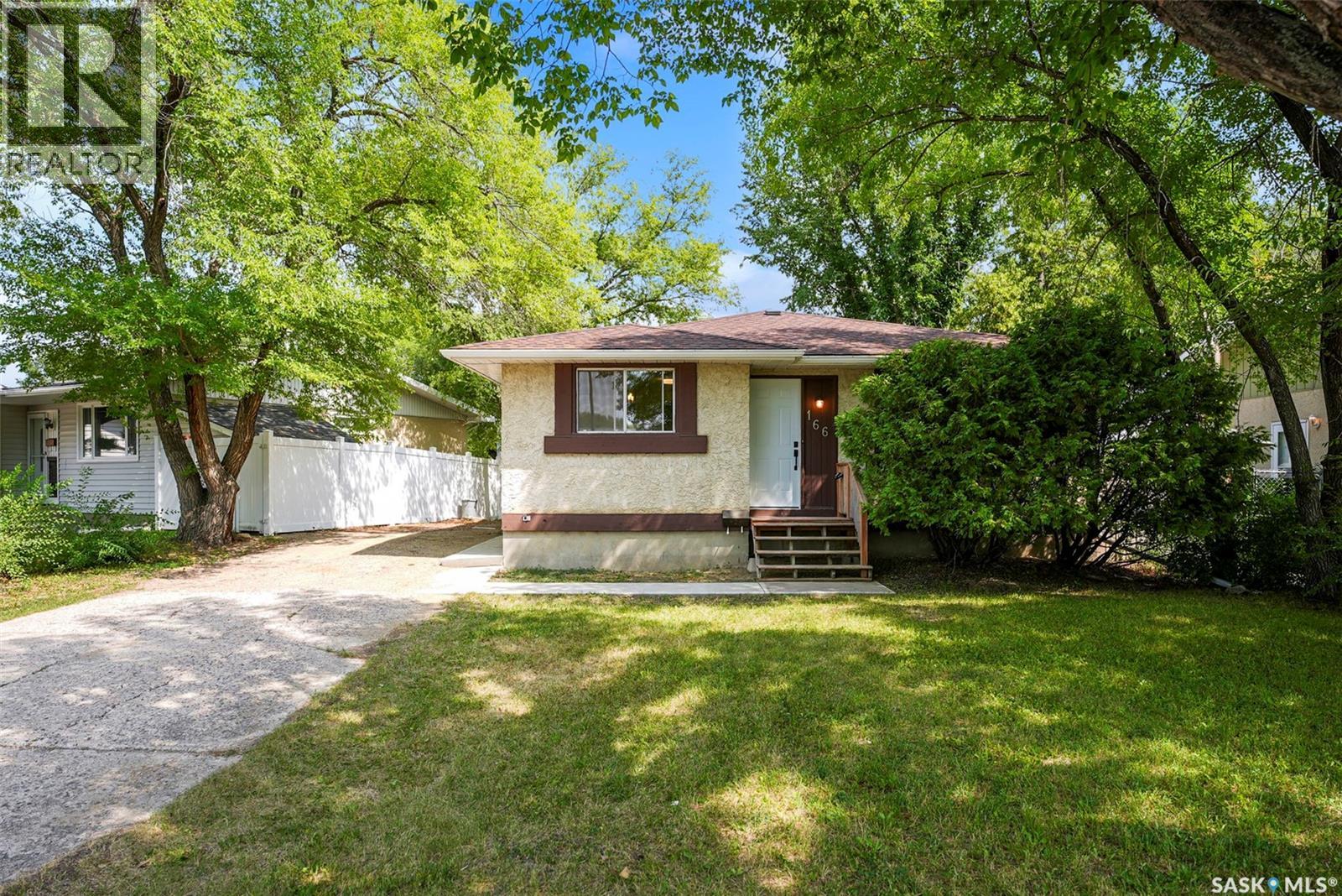 166 Sangster BOULEVARD