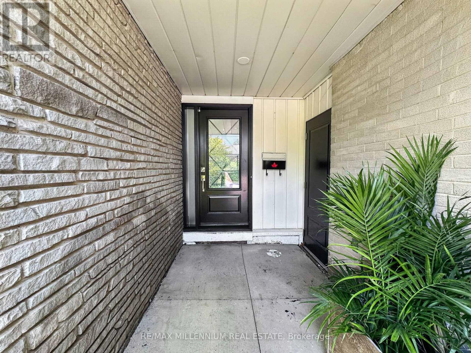19 CARDWELL STREET