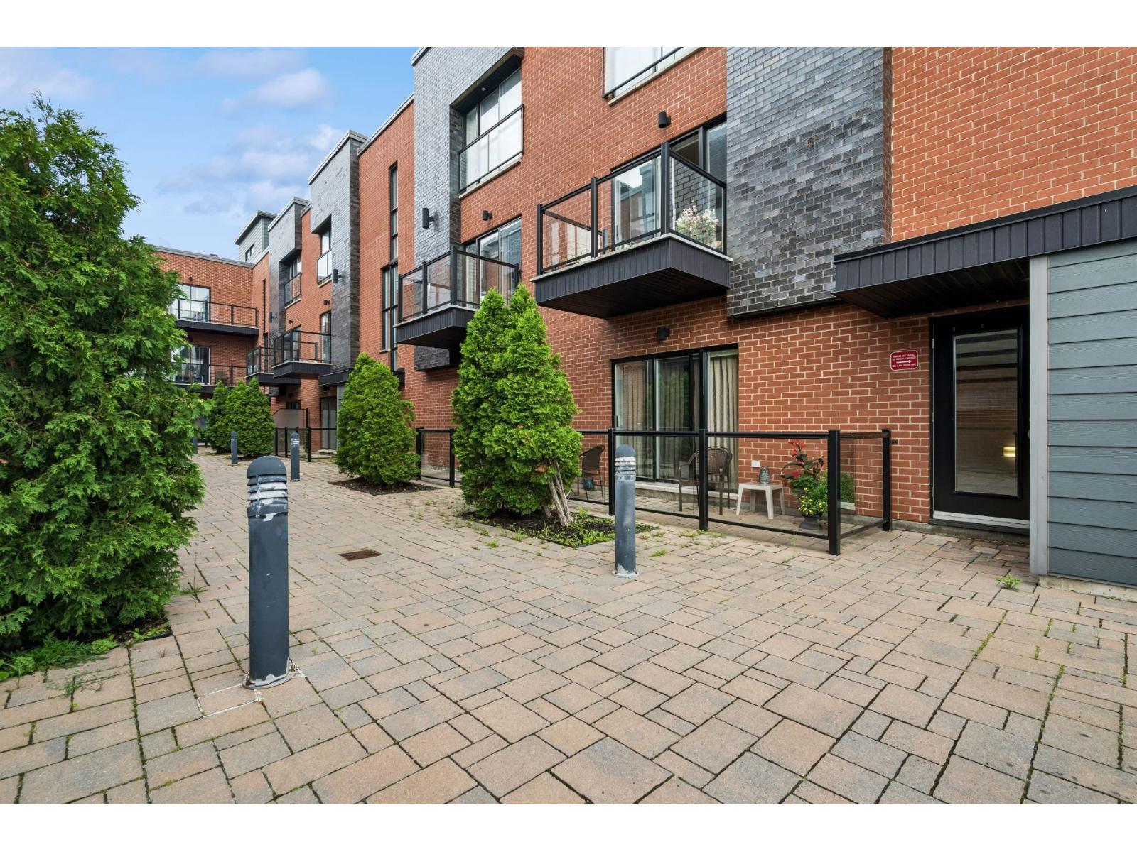 9125 Rue Airlie
