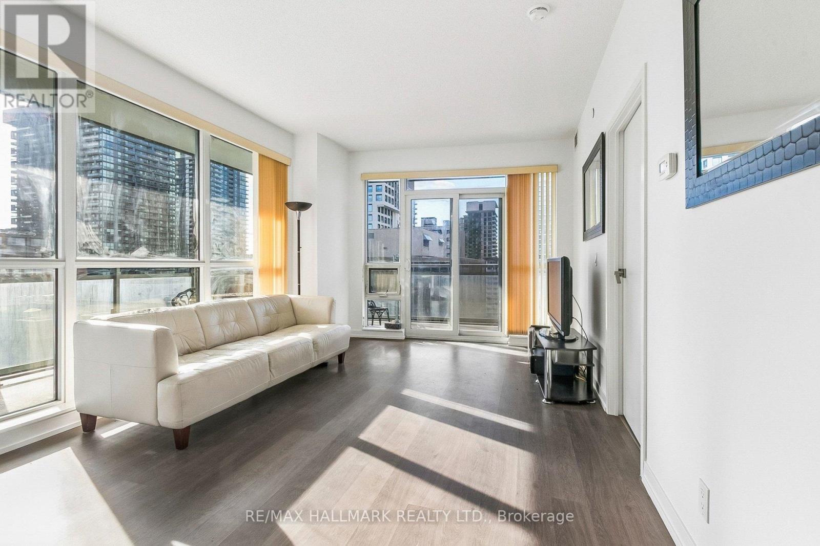 1212 - 98 LILLIAN STREET