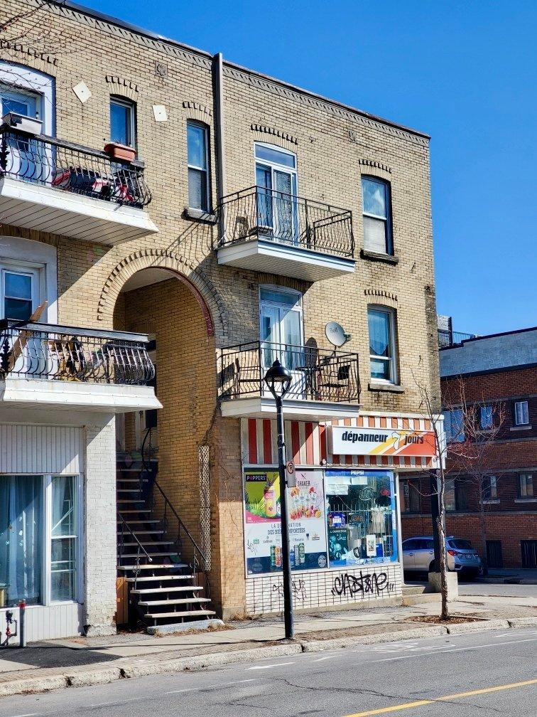 1523 Av. de l'Église