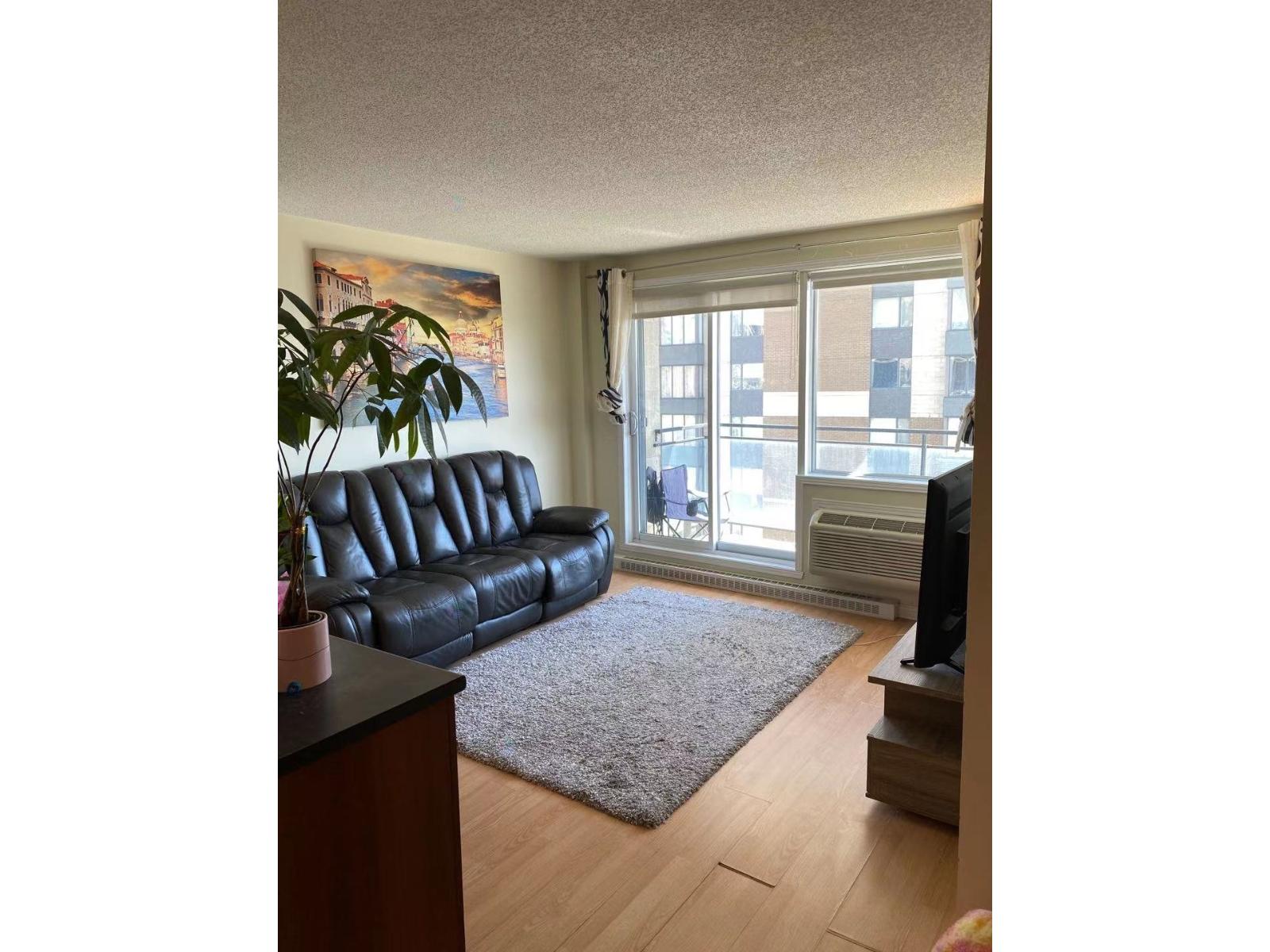 1200 Rue St-Jacques
