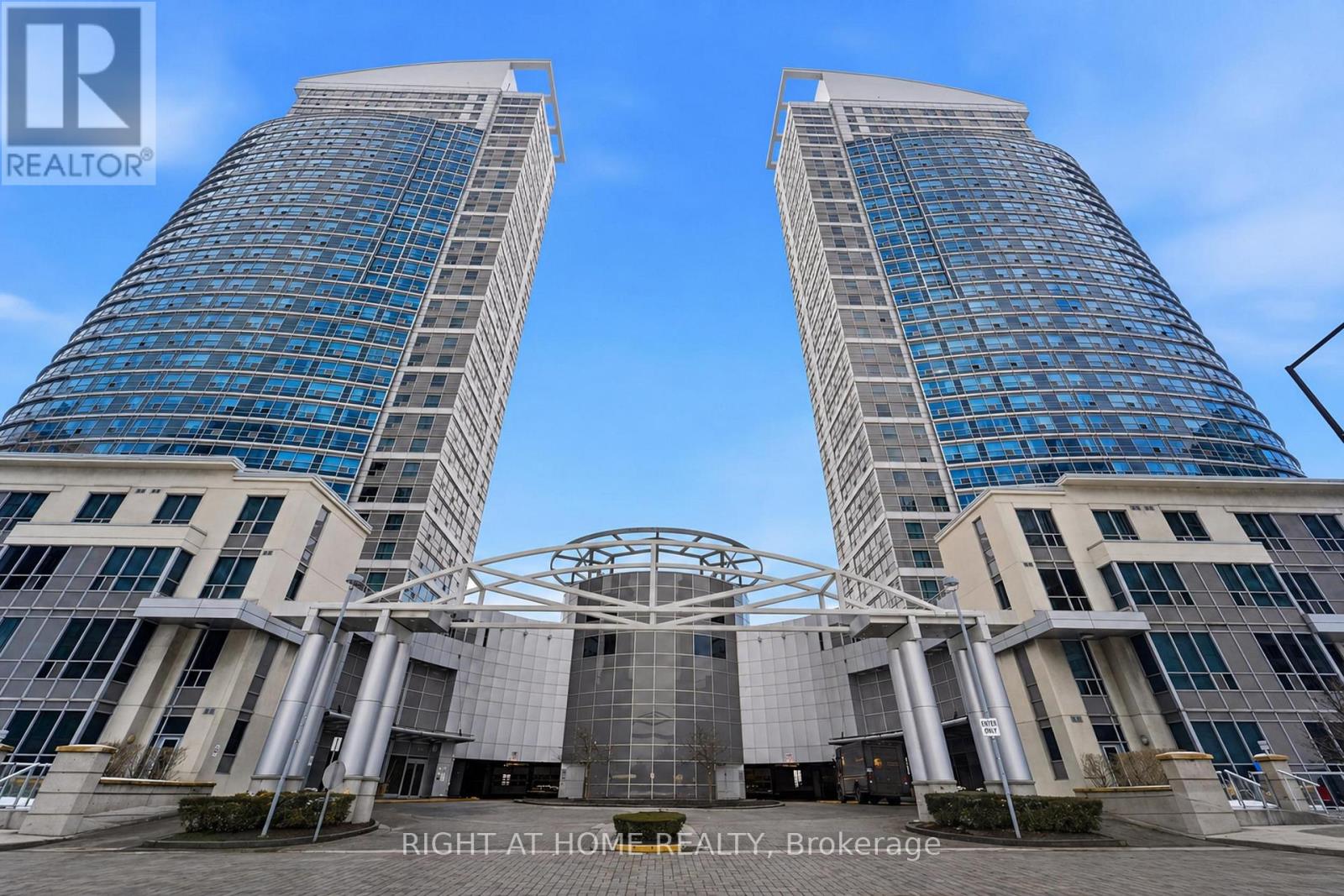 1612 - 38 LEE CENTRE DRIVE