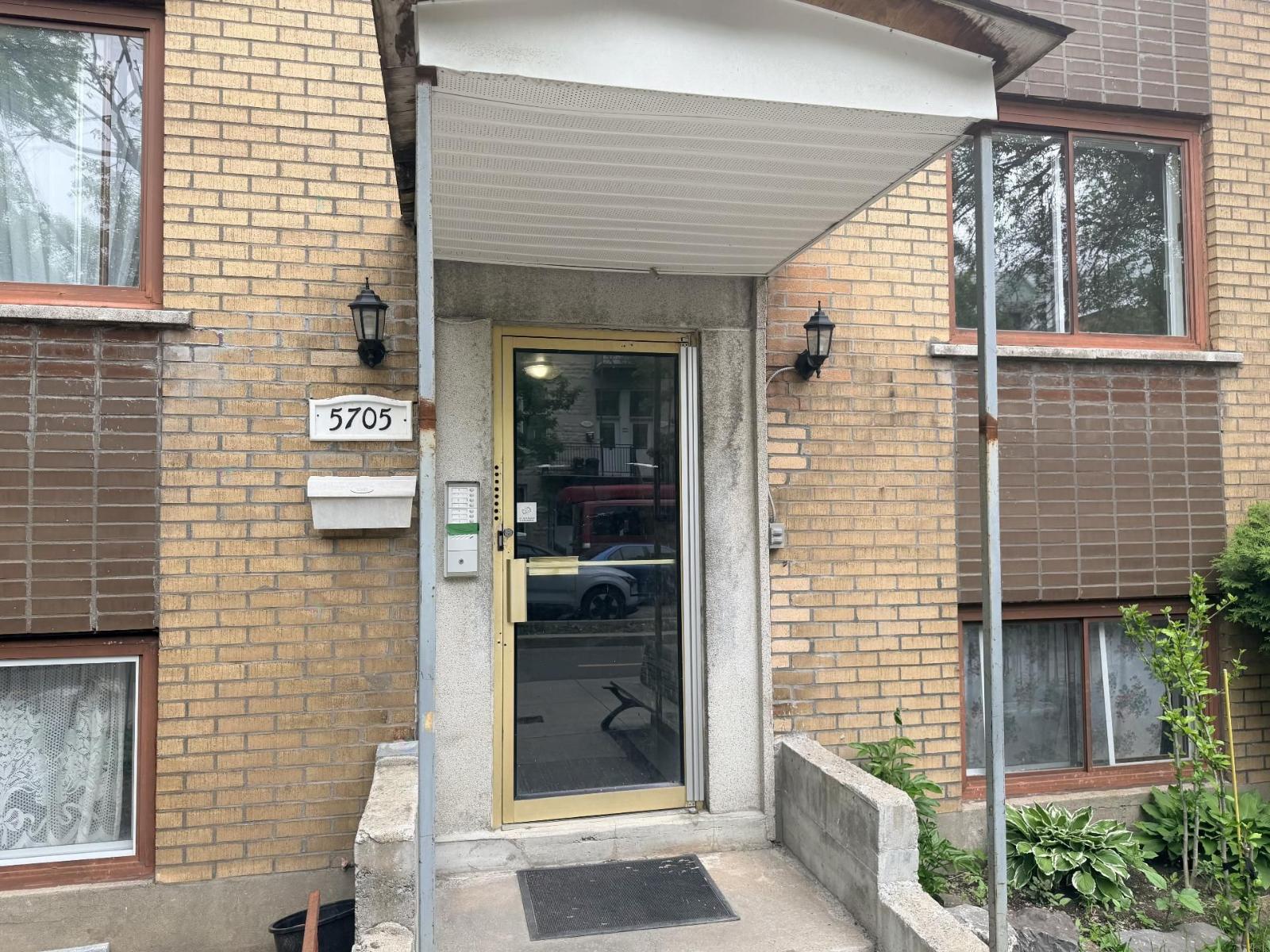 5705 Rue Clark