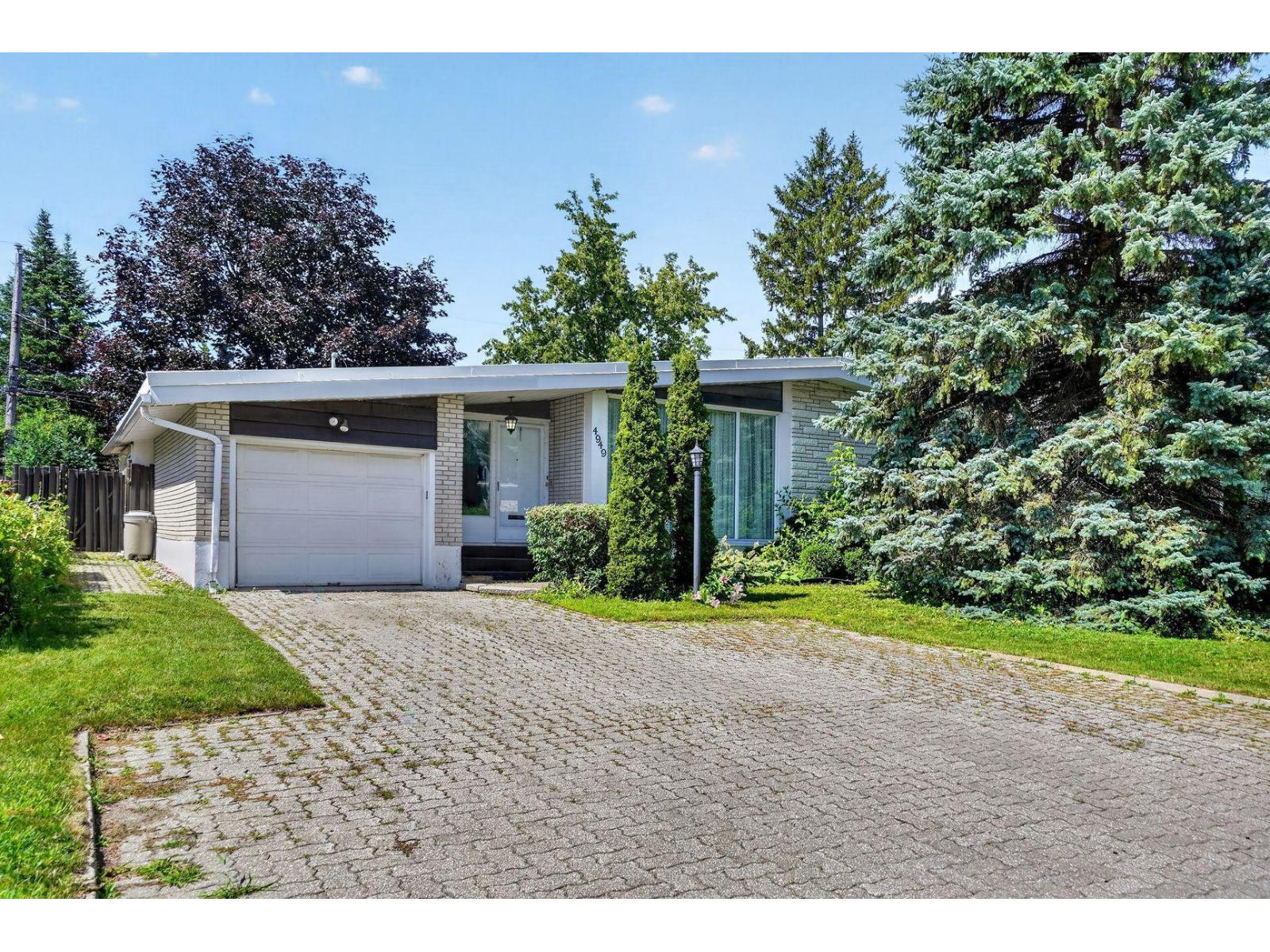 4949 Rue d'Orléans