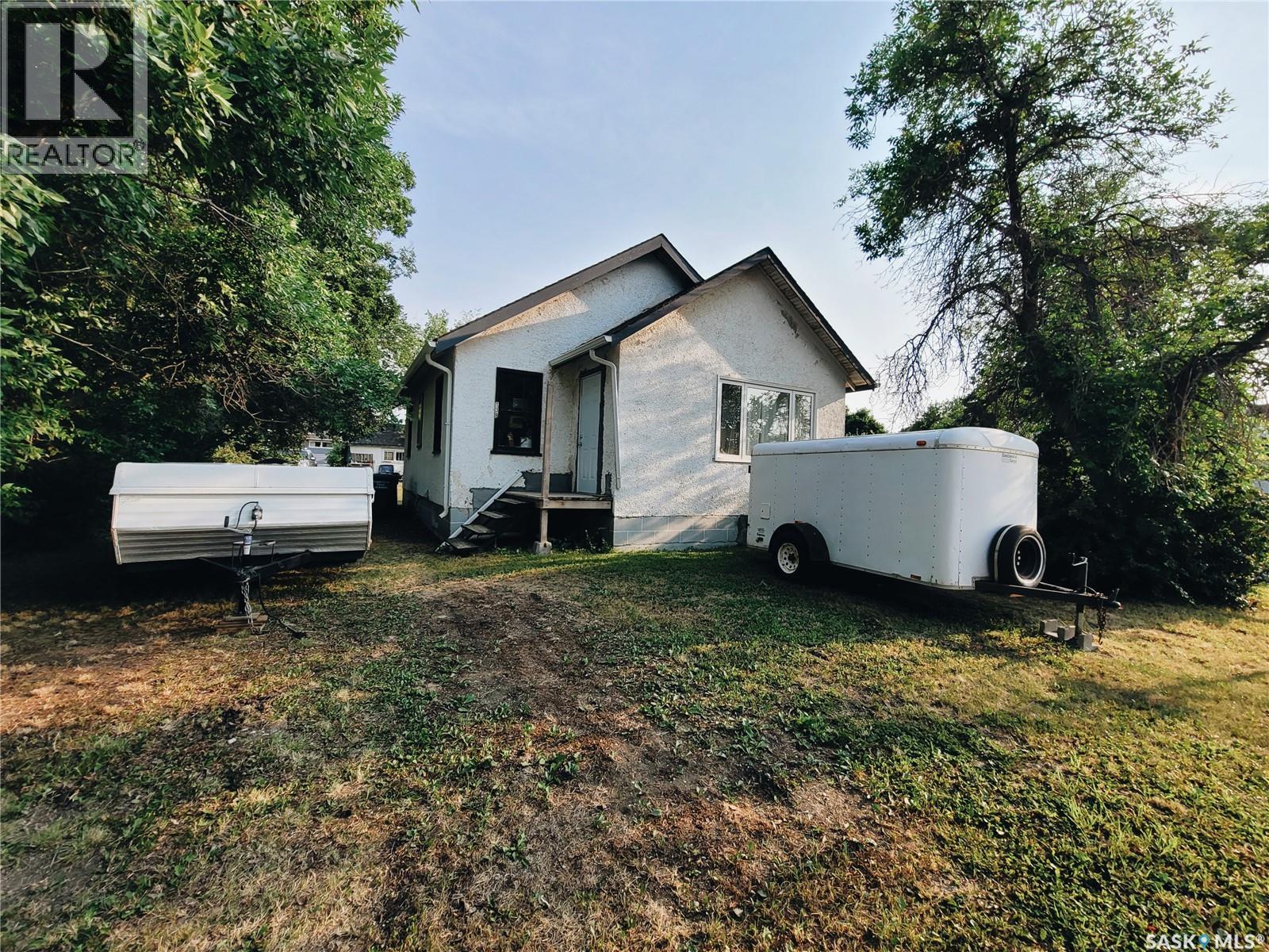 138 5th AVENUE SW