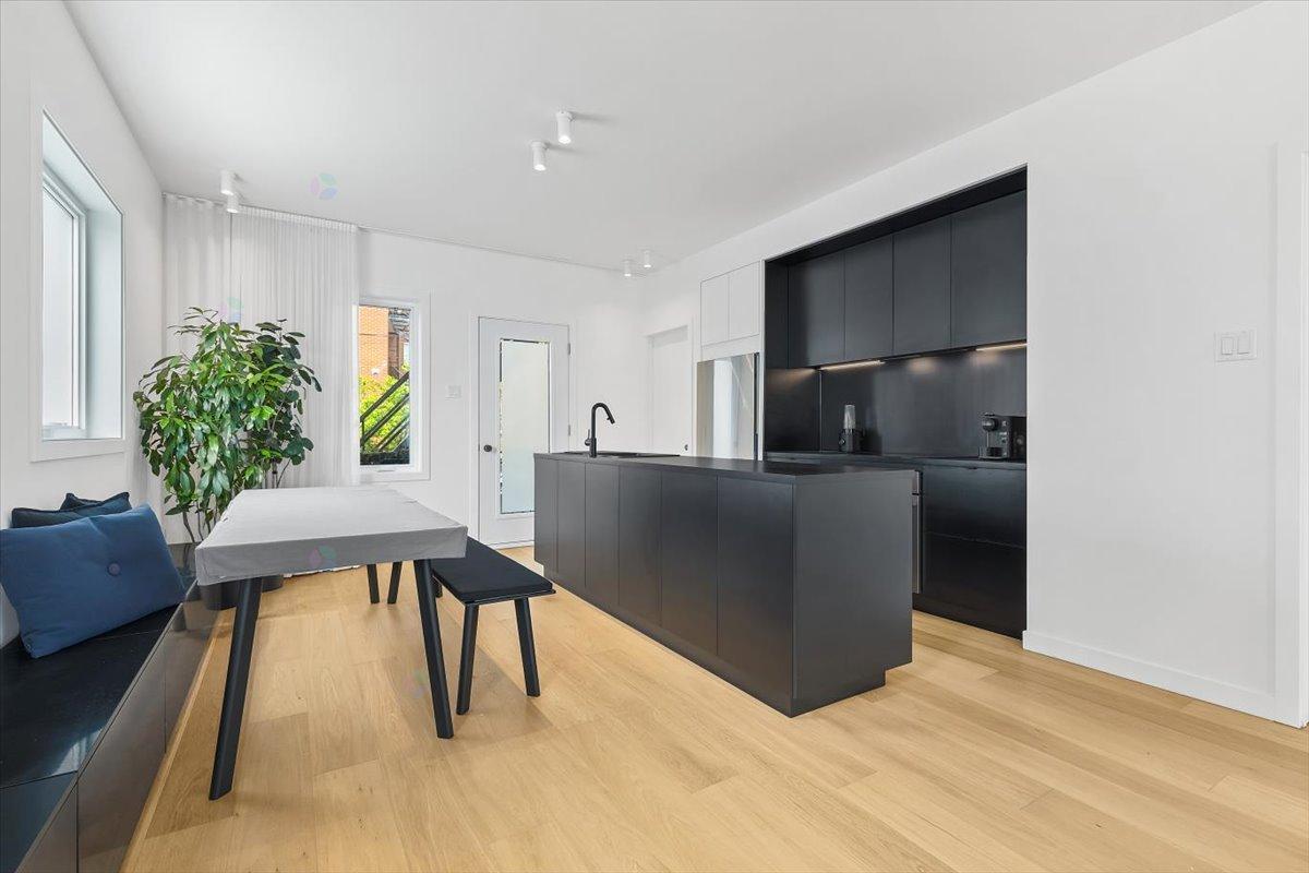 7597 Av. d'Outremont