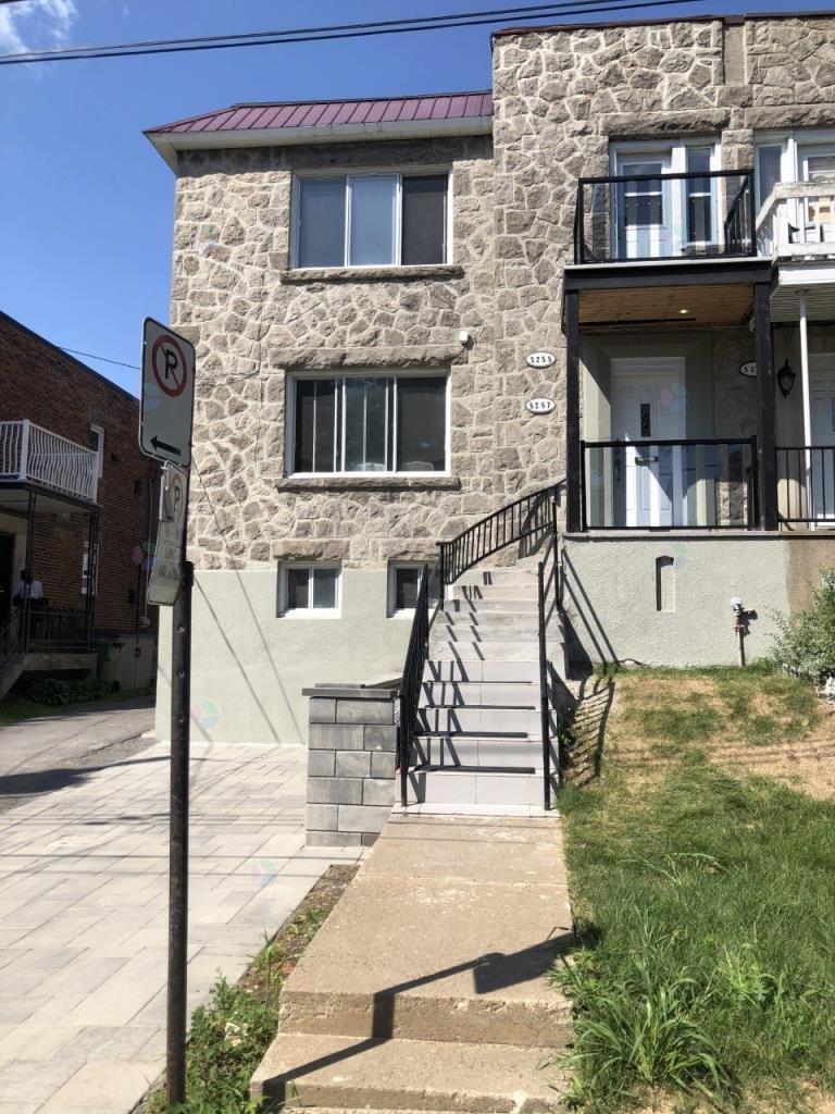 5255 Av. de Westbury
