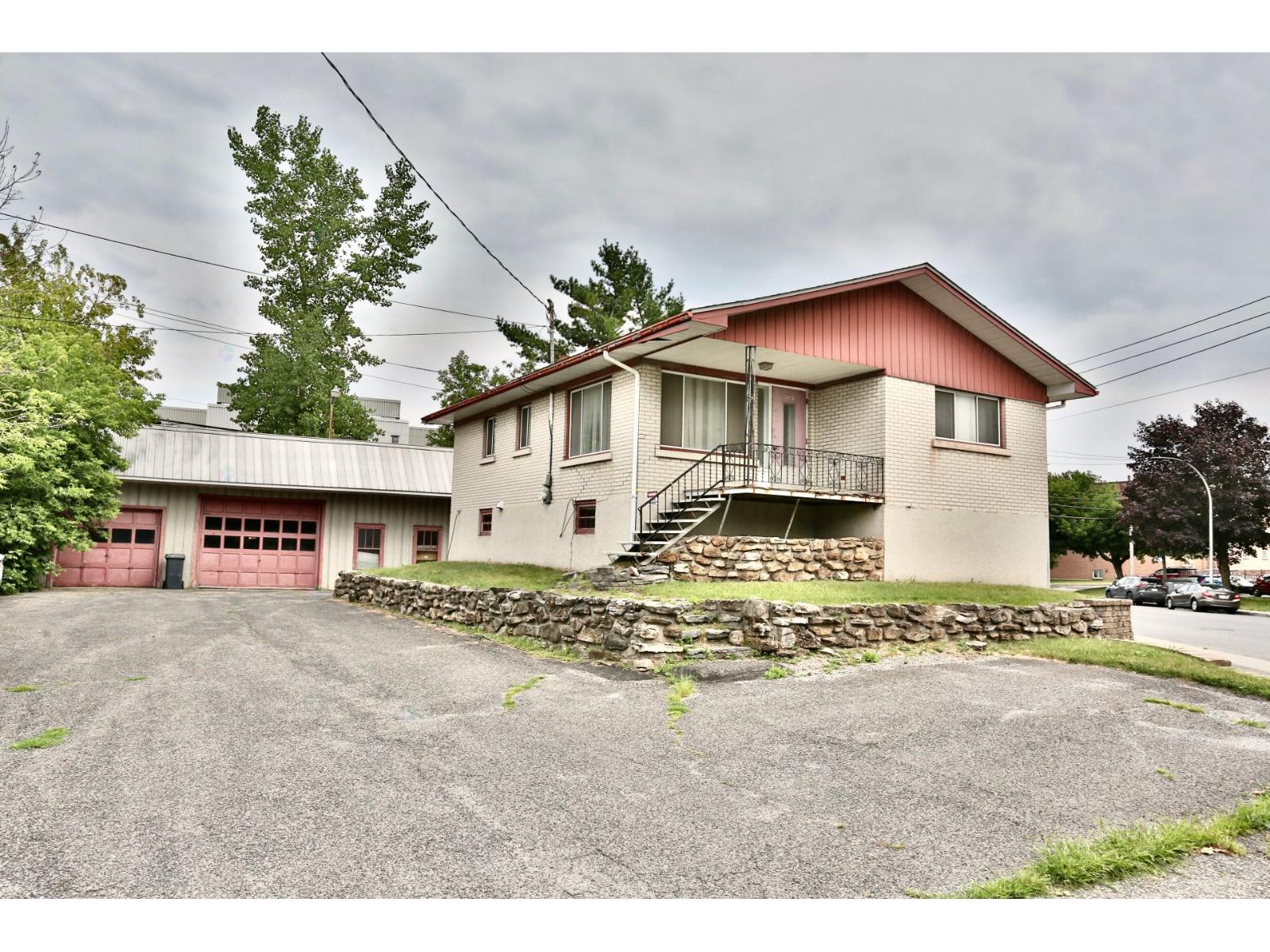 2475 Rue Derome