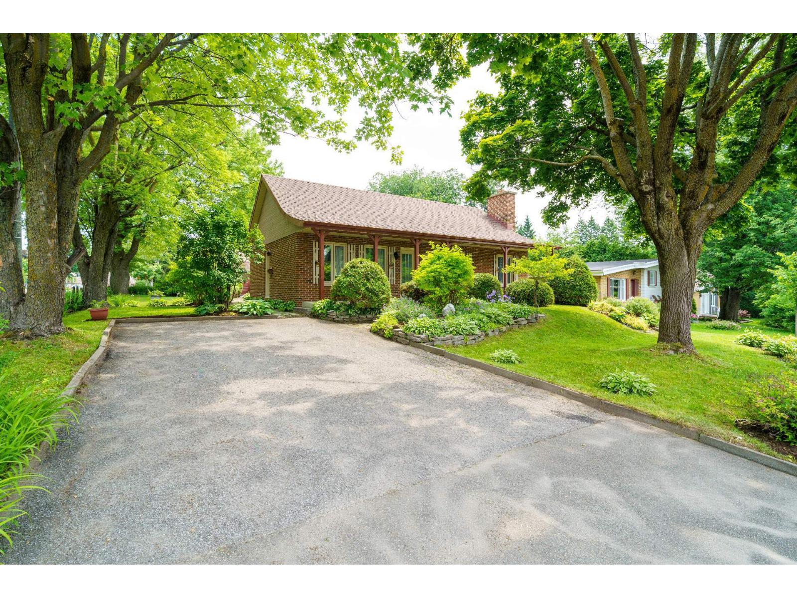 7570 Av. Dumesnil