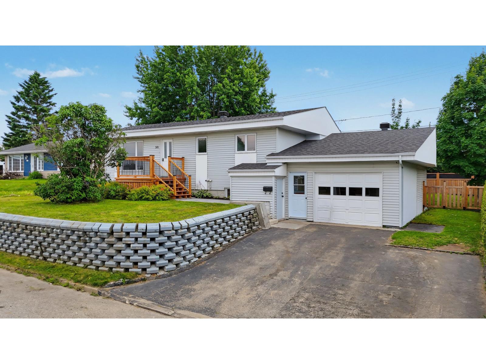 301 Rue du Coteau