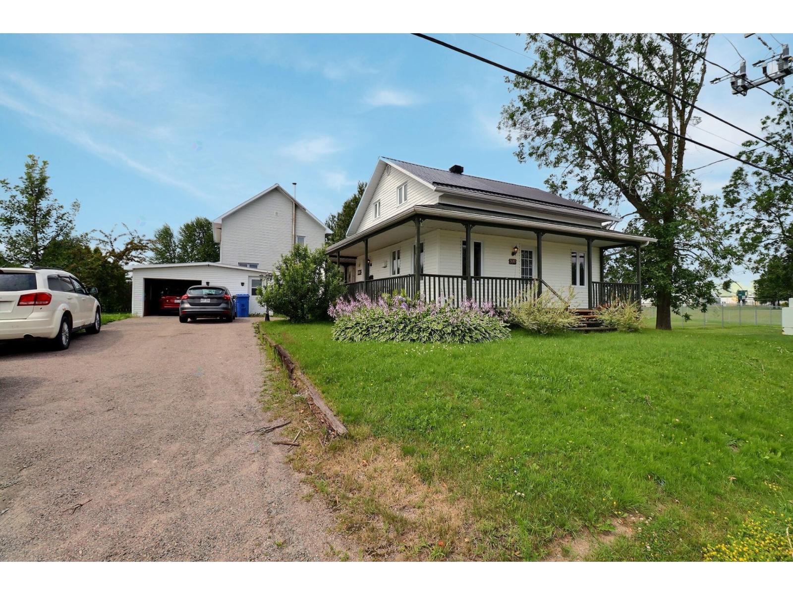 1434 Rue St-Cyrille