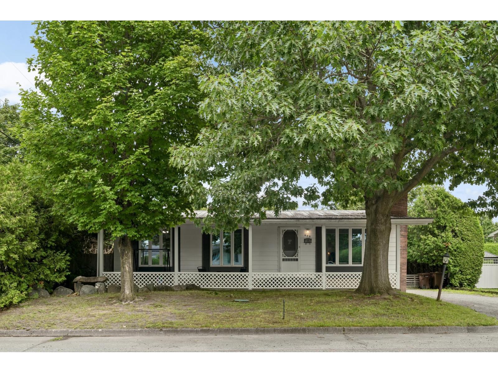 409 Carré Charlevoix