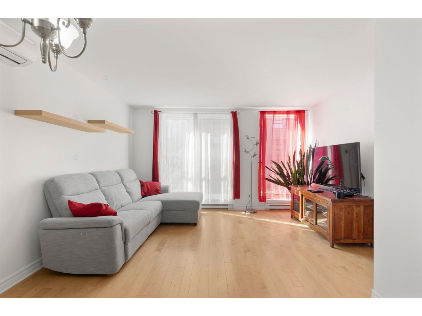 2319 Rue Aubry