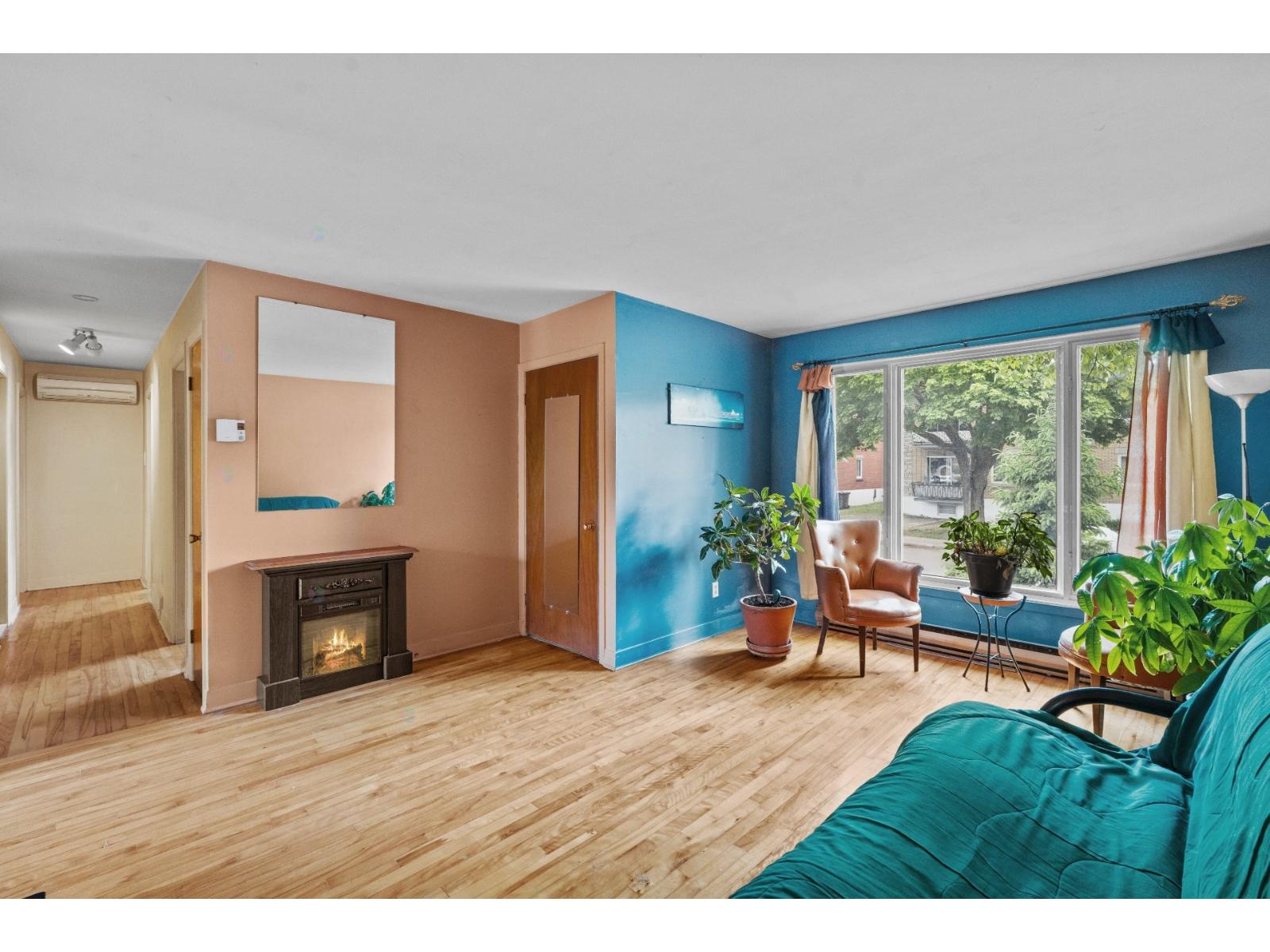 700 Rue Cousineau