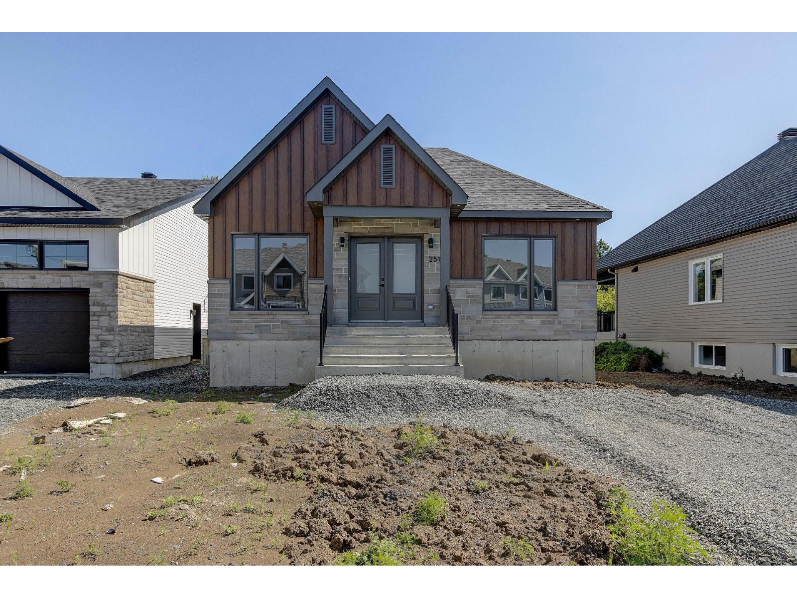251 Rue Vigneault