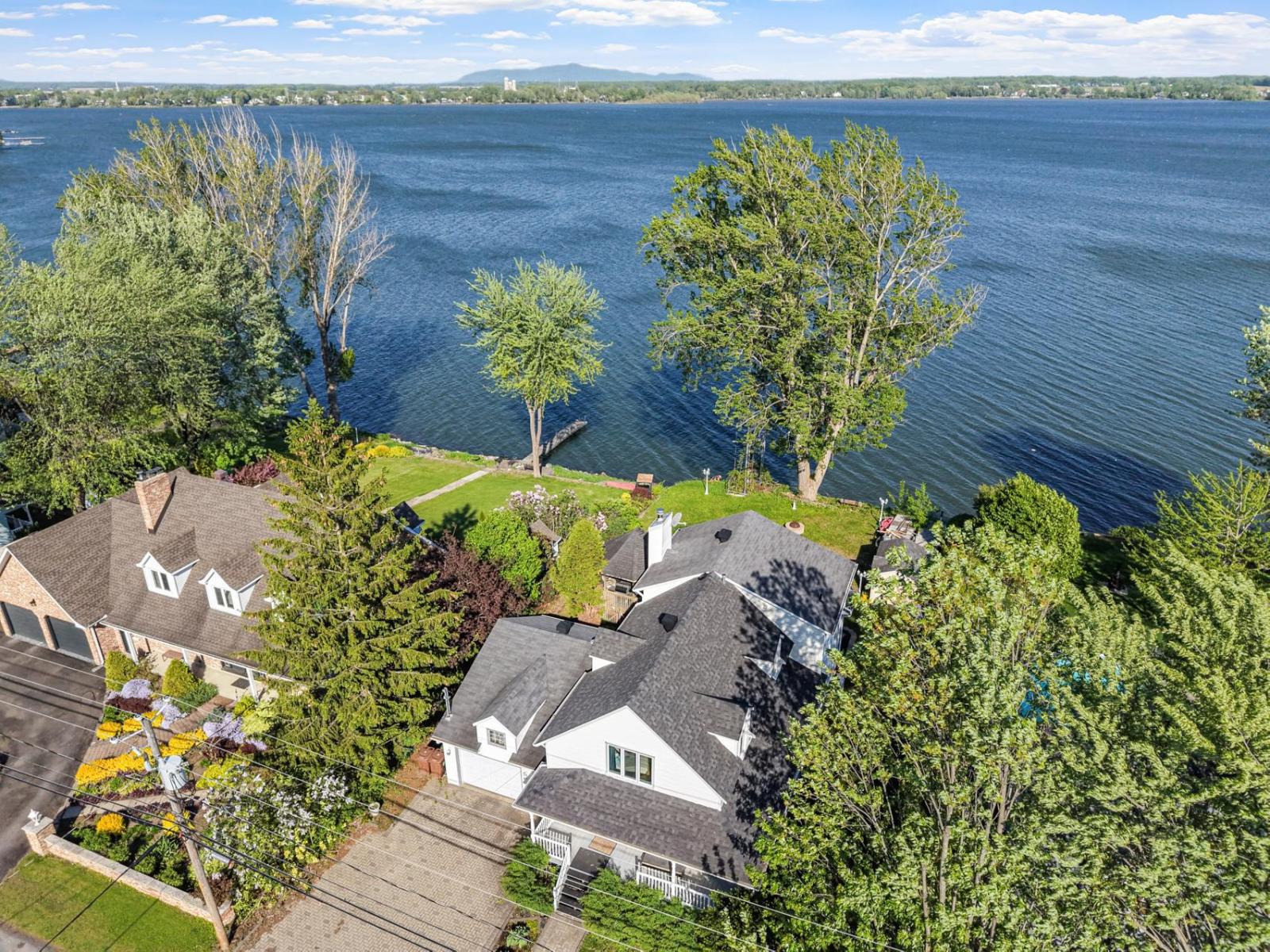 1065Z Rue Demers
