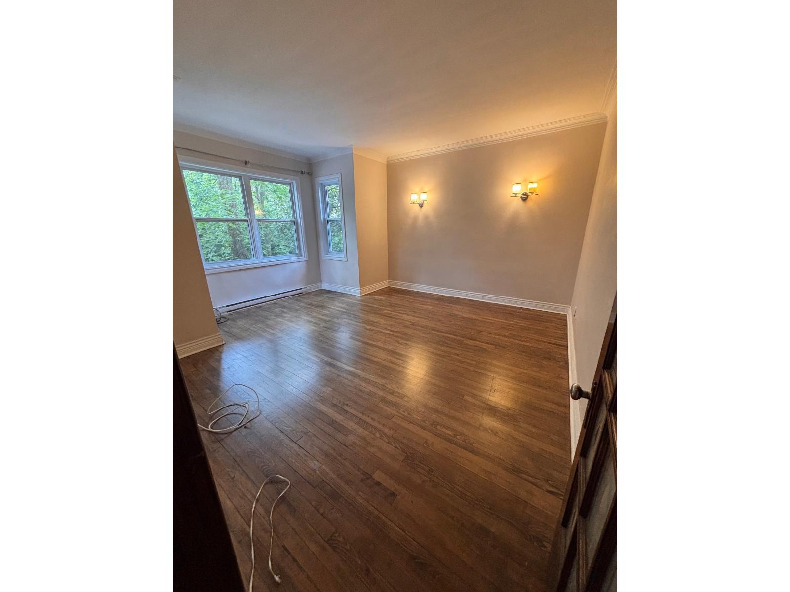 3839 Av. Lacombe