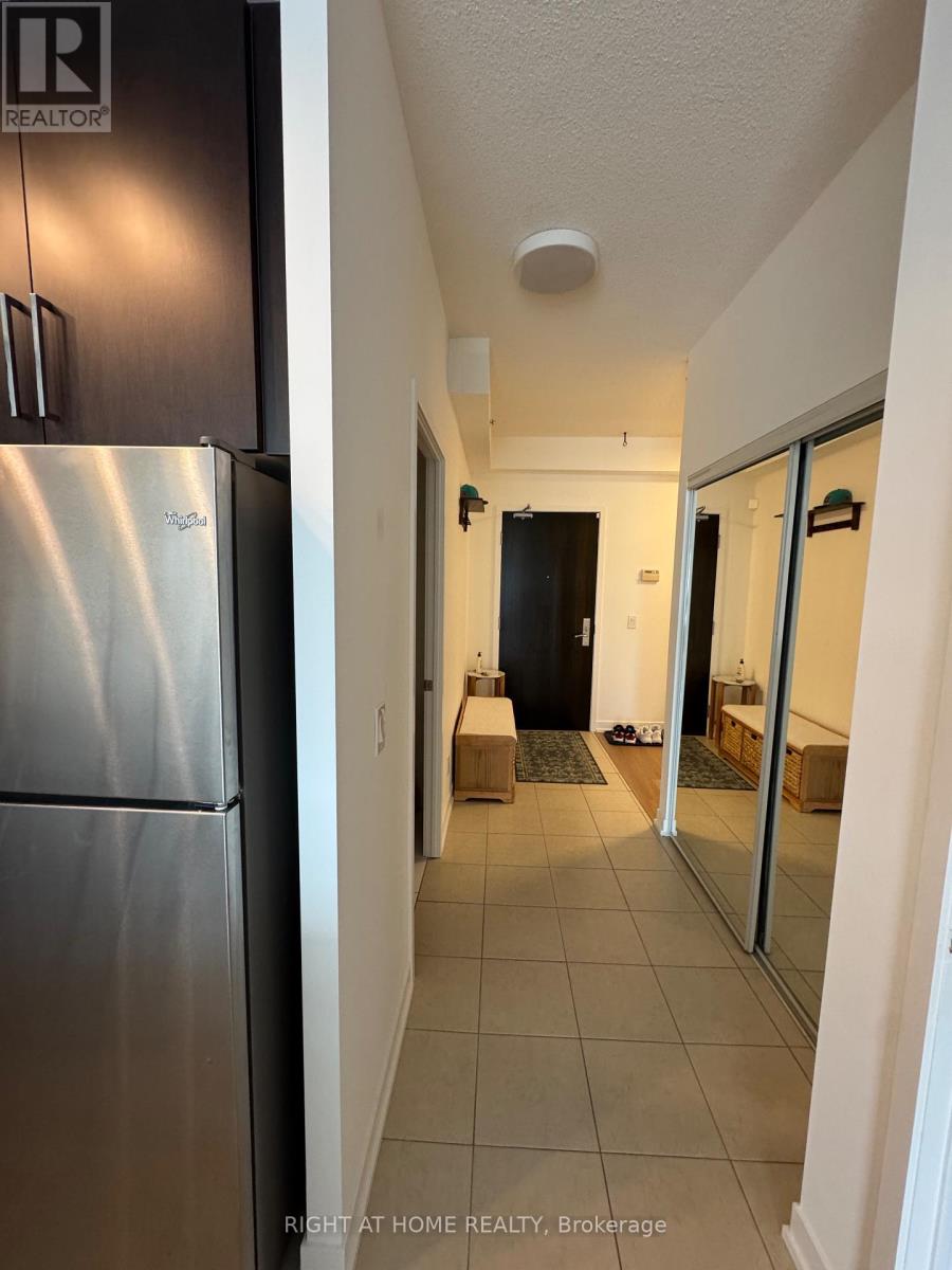 1110 - 840 QUEENS PLATE DRIVE