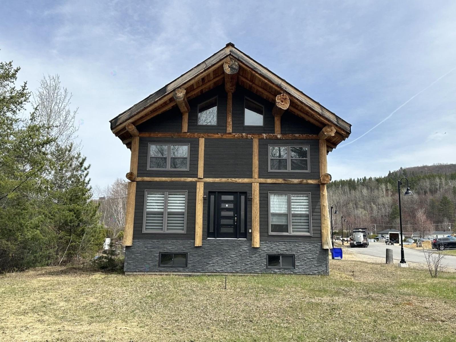 102 Rue Montcalm