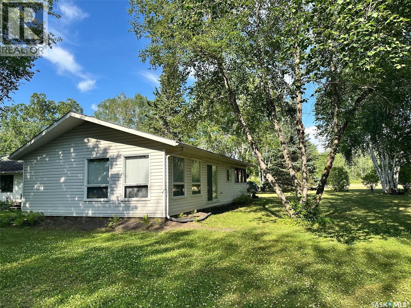 24 Ruby CRESCENT