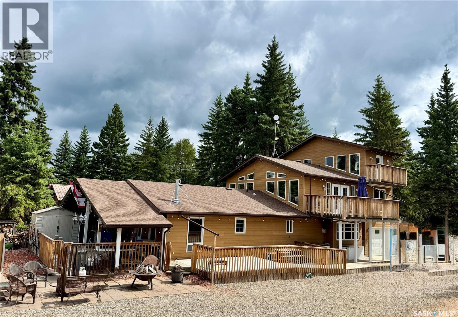 28 Mathews CRESCENT
