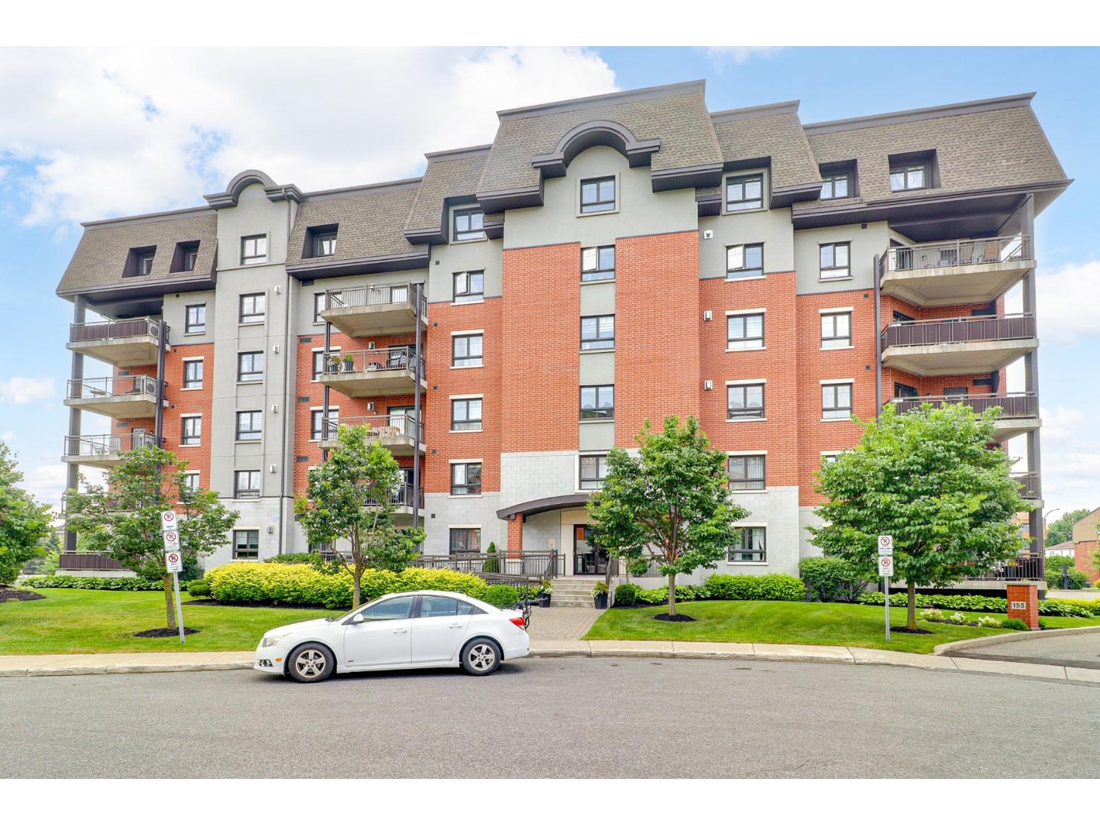 155 Place Chevigny