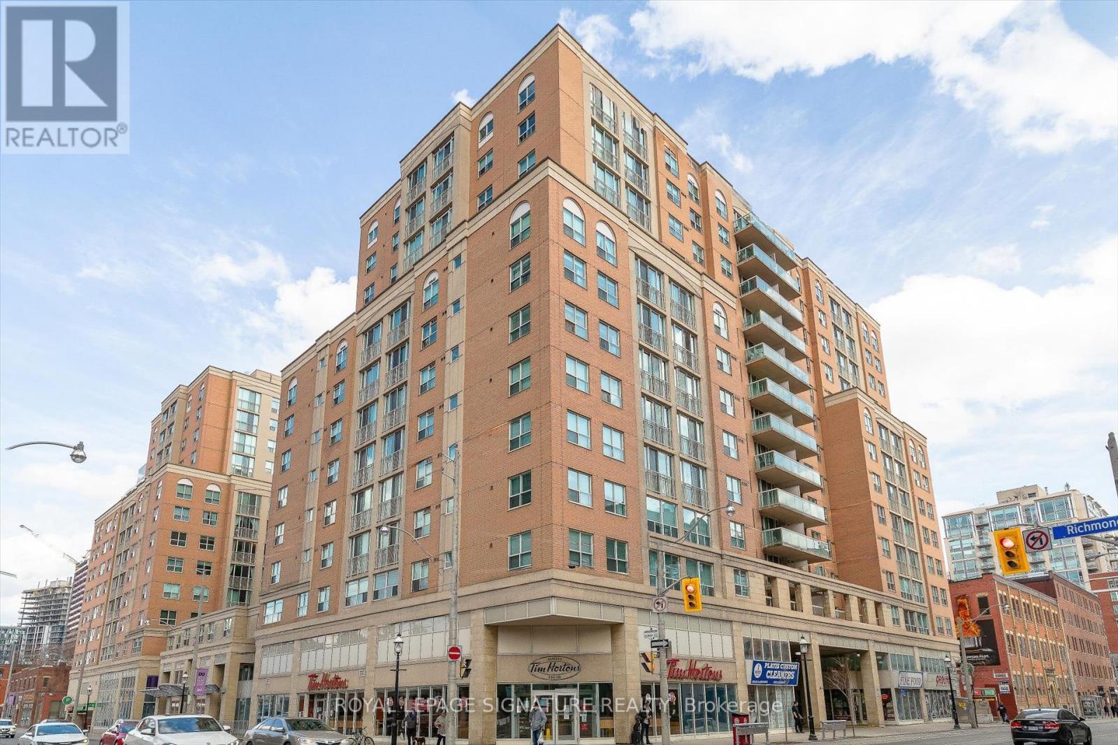 704 - 323 RICHMOND STREET E