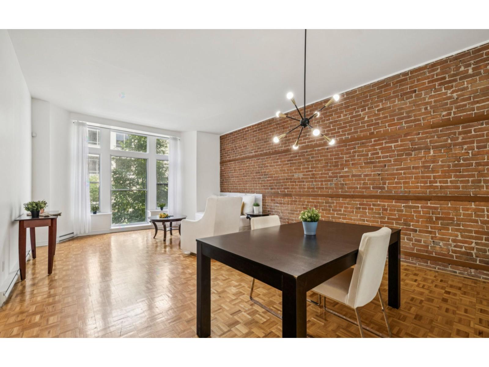 2060 Rue Jeanne-Mance