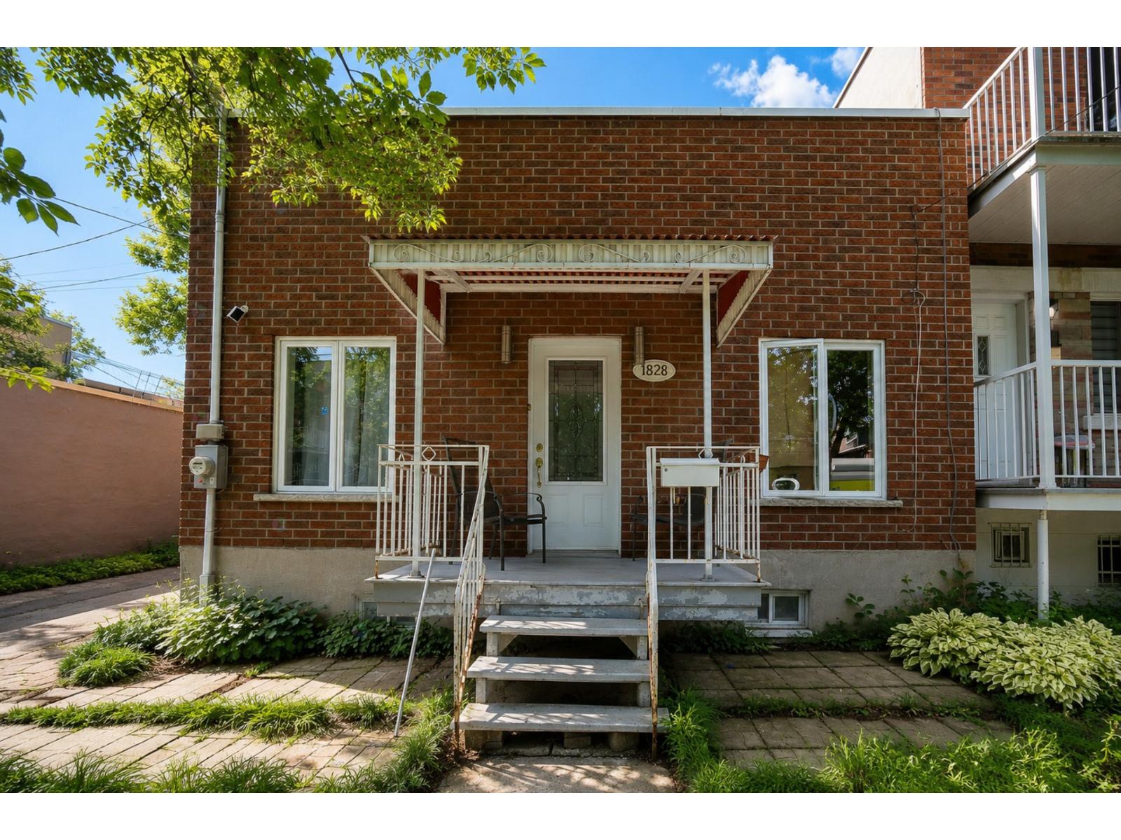 1828 Rue D'Arcy-McGee