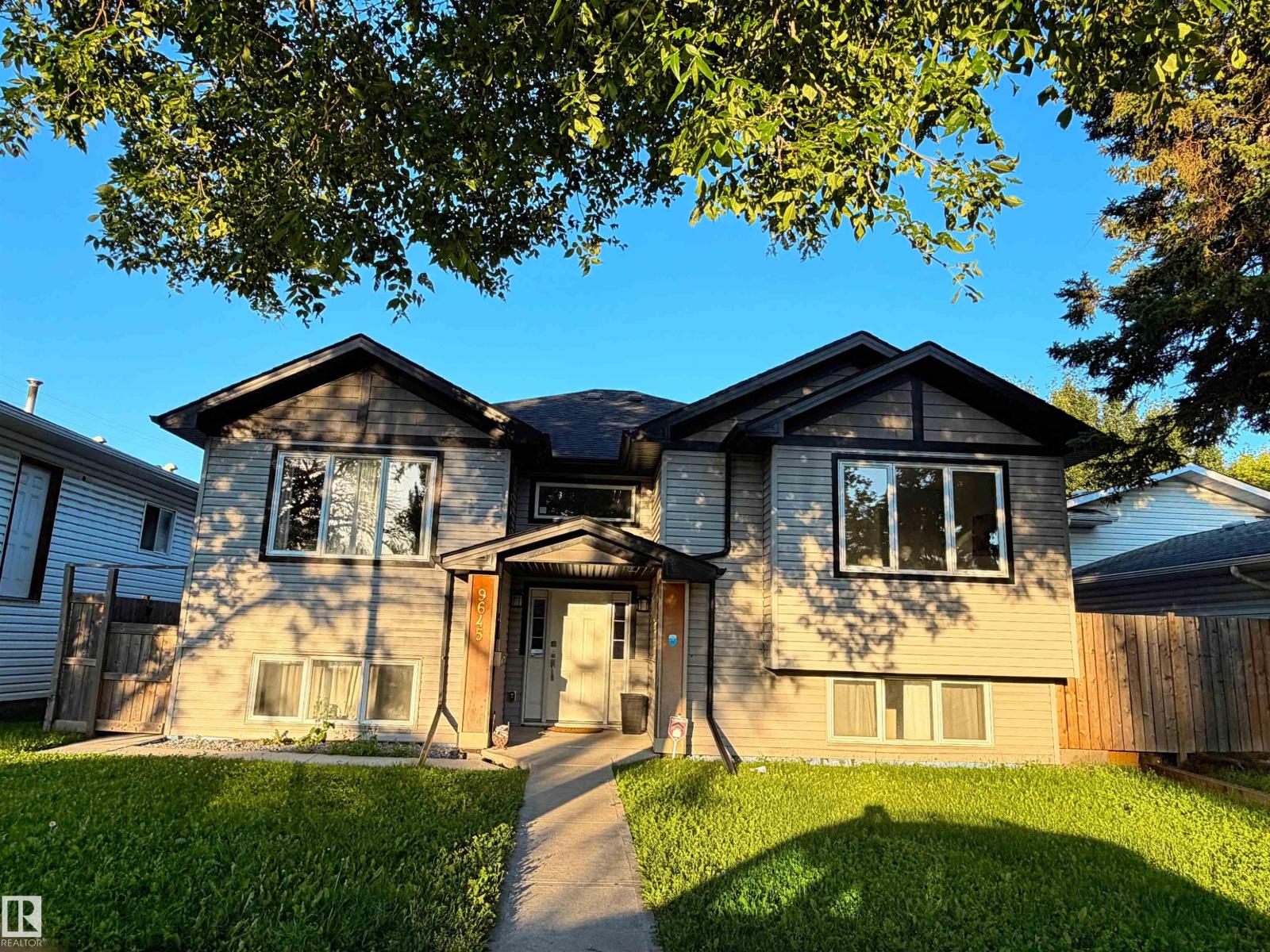 #main floor 9645 150 ST NW NW