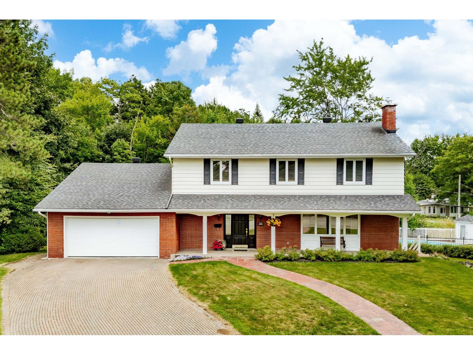 2583 Rue Argenson