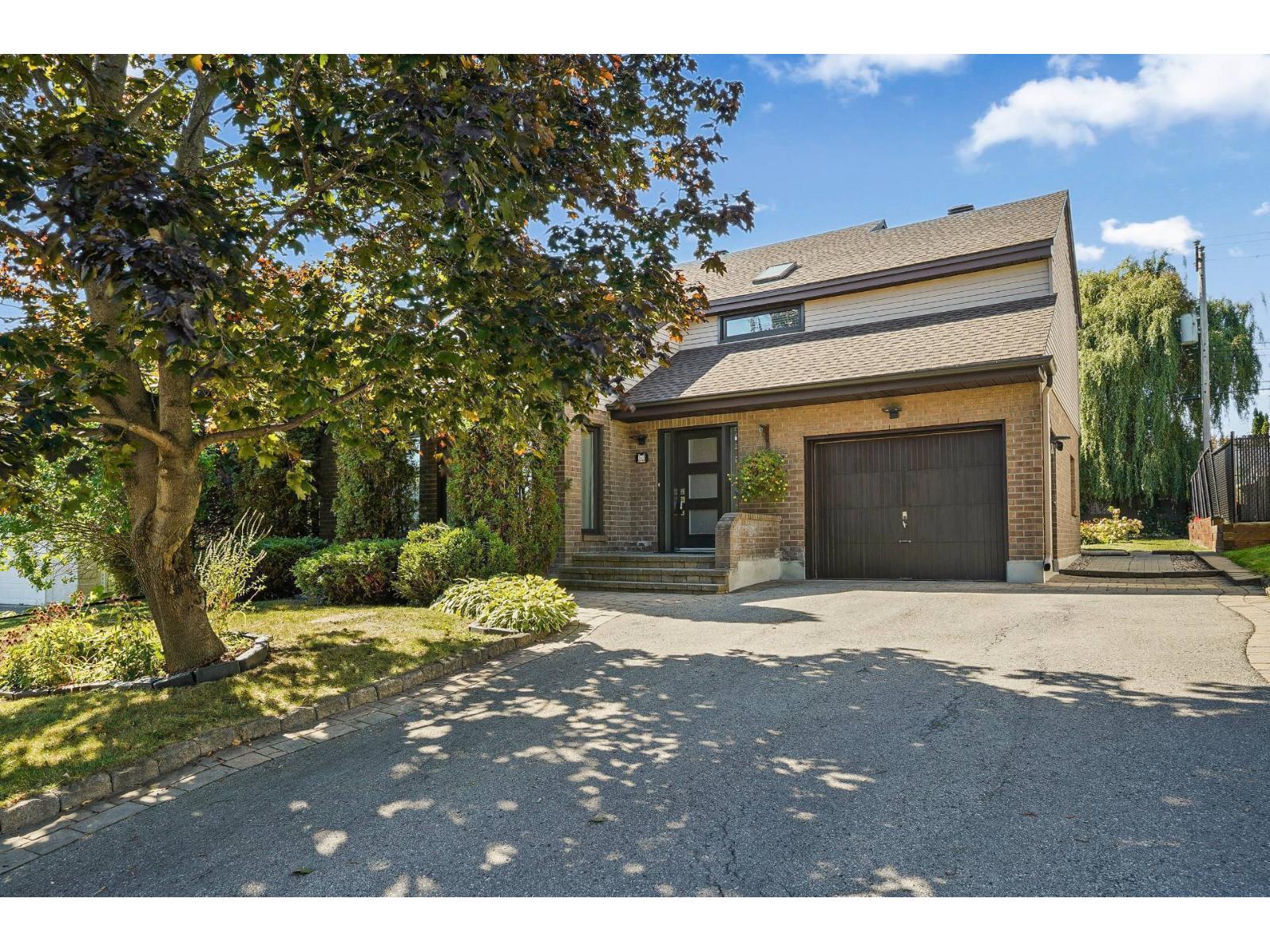 542 Rue Triolet
