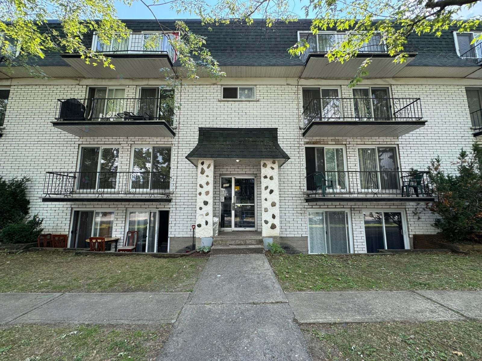 2090 Rue Villeneuve