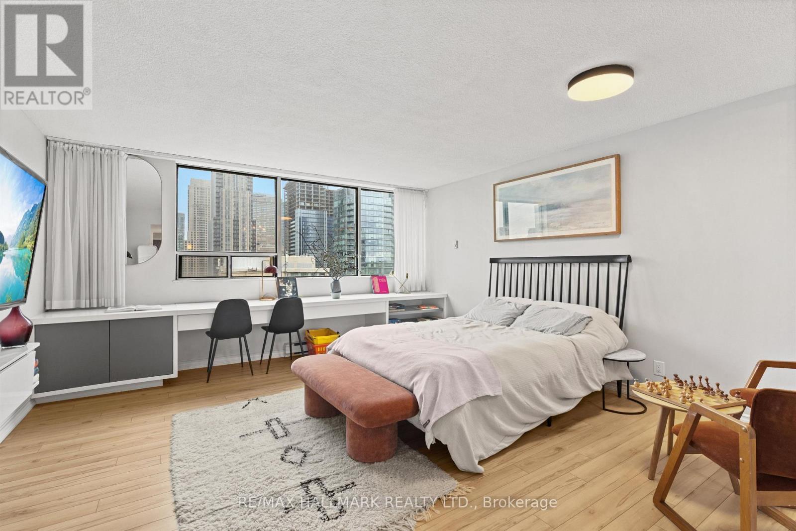 1603 - 914 YONGE STREET