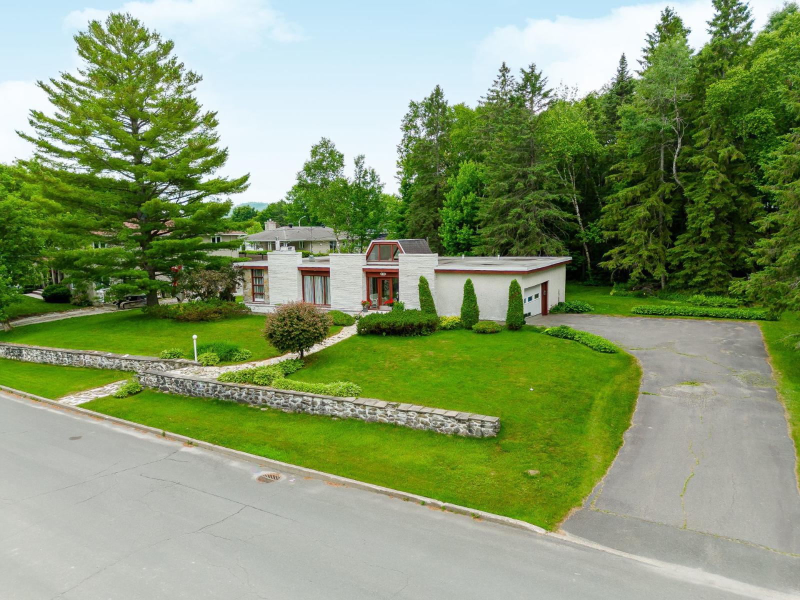 430 Rue Dodier S.