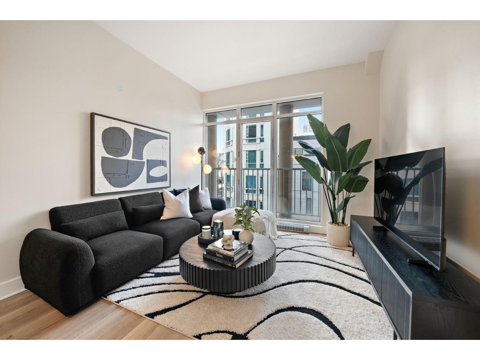 2015 Rue de la Montagne